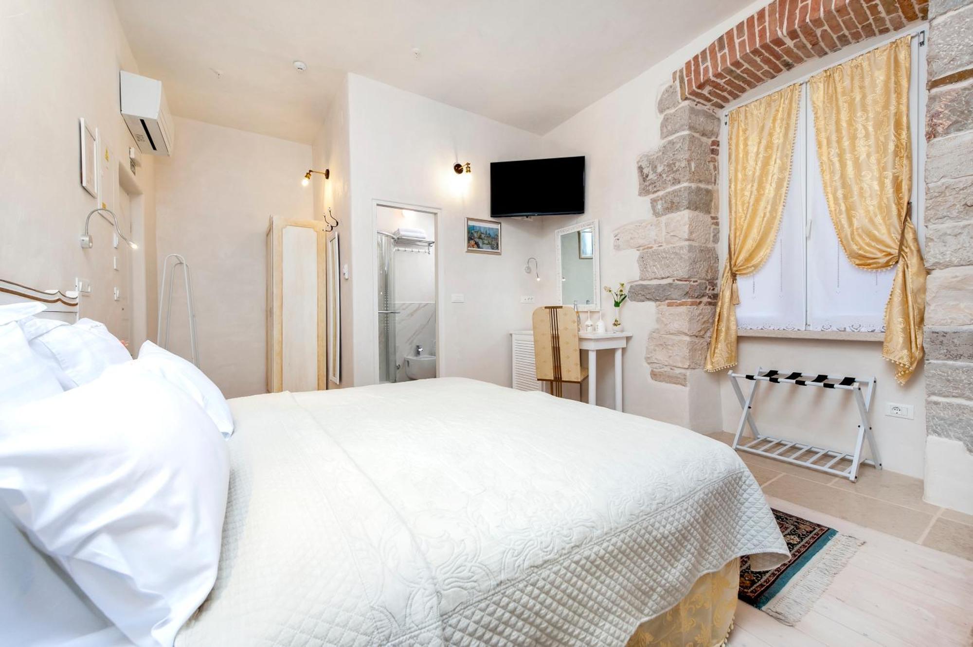 The Palace 4*